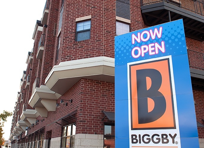 Biggby coffee sign in front of building